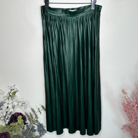 ZARA High Waisted Pleated Faux Leather Midi Skirt Forest Green - Picture 2 of 5